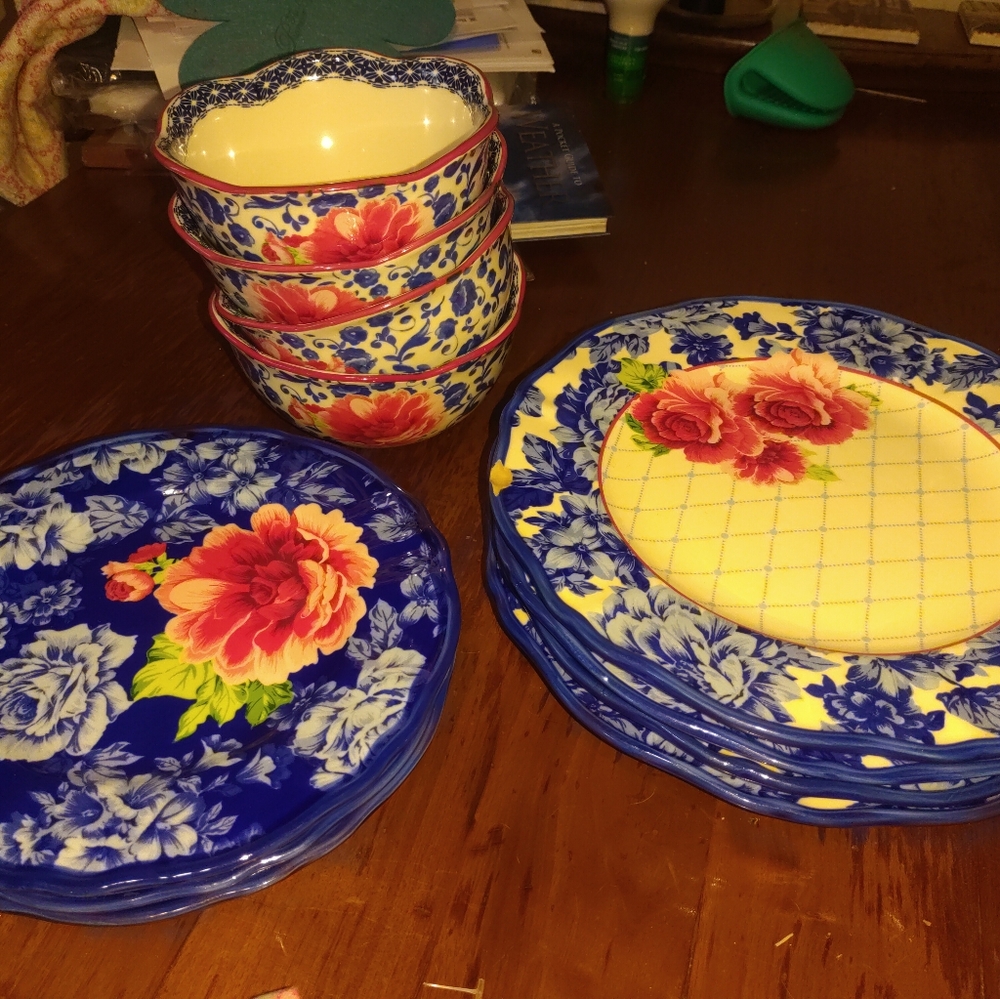Pioneer Woman Heritage Floral dishes